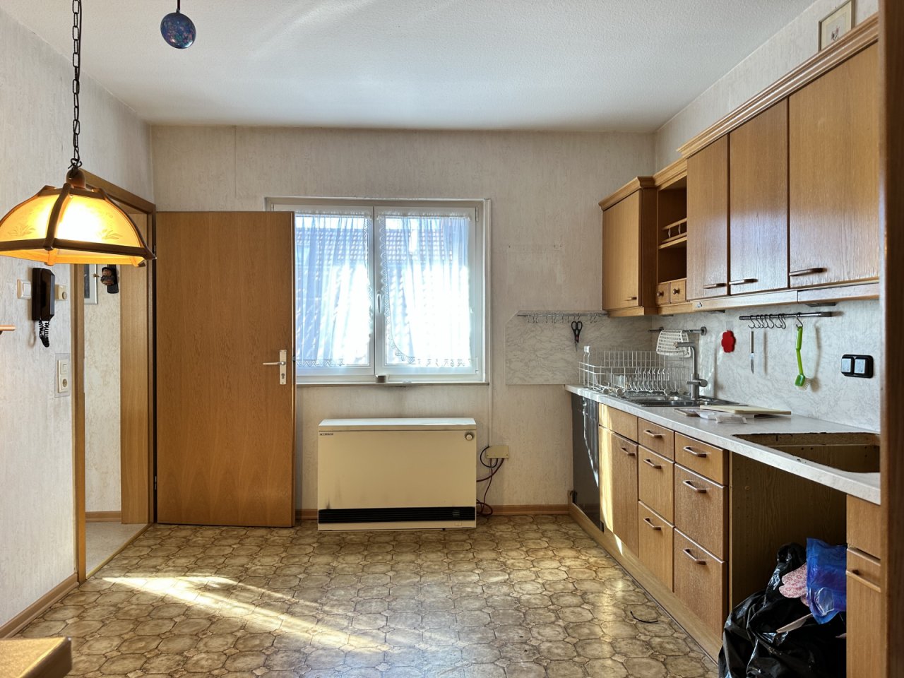 Küche mit Nebenraum im OG